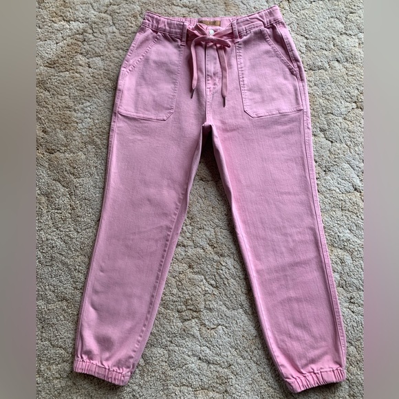 Judy Blue Denim - EUC JUDY BLUE LOS ANGELES PINK GARMENT DYED HI-RISE JOGGER JEANS IN SIZE 9/29